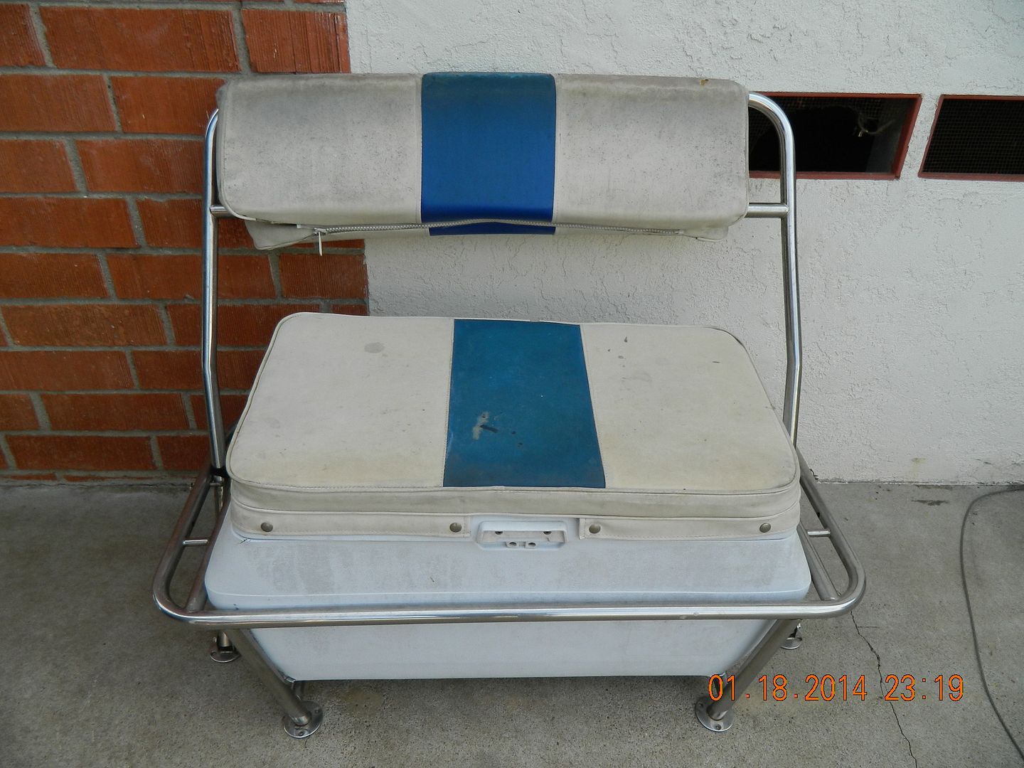 Free cooler seat for center console Bloodydecks